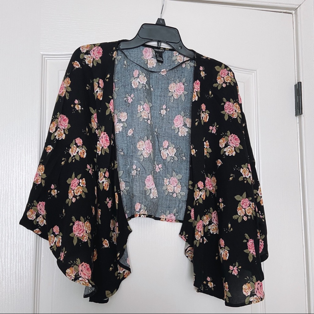 NWOT Forever 21 floral kimono